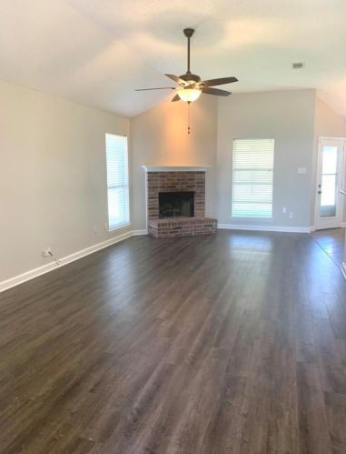 324 Cresthaven Dr, Rockwall, TX 75032-5647