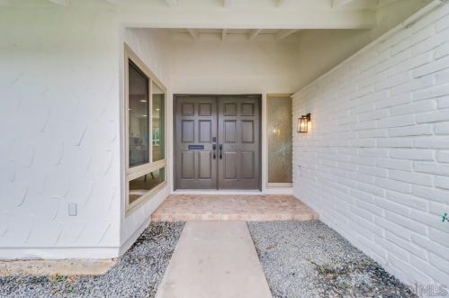 6319 Lake Athabaska Pl, San Diego CA  92119-3526 exterior