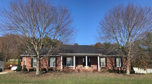 97 Willowood Cir, Hurricane, WV 25526-9268
