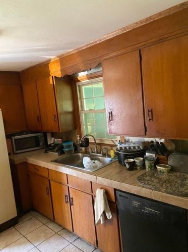 105 Pollett St, Cumberland RI  02864-7019 exterior