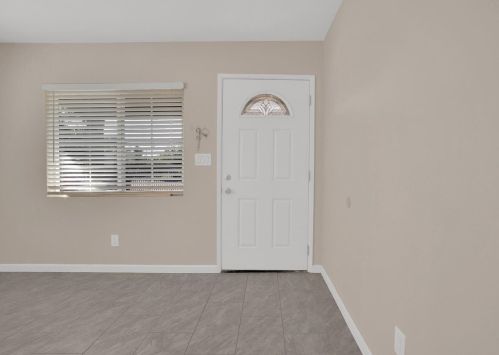 1619 Tenaya Dr, Modesto CA  95354-3820 exterior