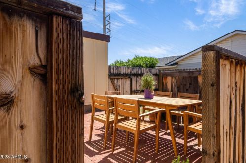 10824 12th St, Phoenix AZ  85020-1131 exterior