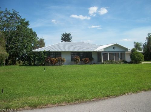 1213 River Rd, Moore Haven, FL 33471-6416