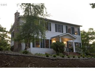 380 Summit Dr, Roseburg, OR 97470-4361