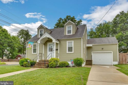 38 Locust Ave, West Deptford, NJ 08093-1416