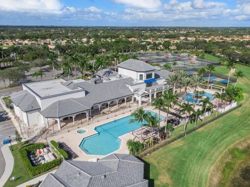 8067 Duomo Cir, Boynton Beach, FL 33472-7135