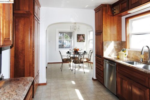 16497 Kent Ave, San Lorenzo CA  94580-1230 exterior