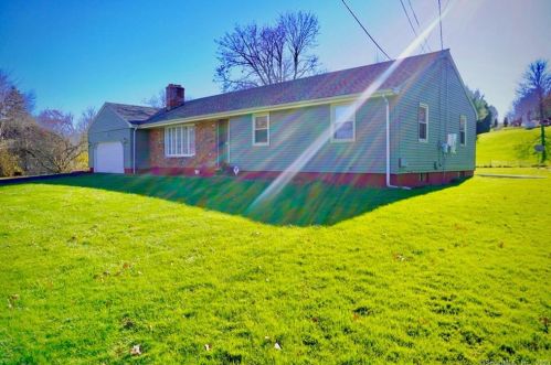 9 Valley View Dr, Bloomfield, CT 06002-1631