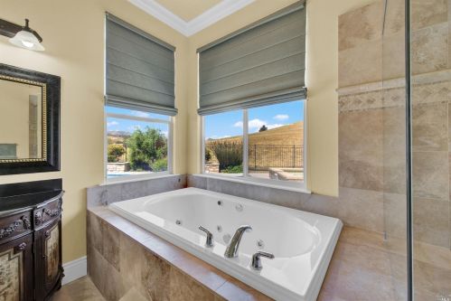 3959 Skyhawk Ln, Vacaville CA  95688-9516 exterior