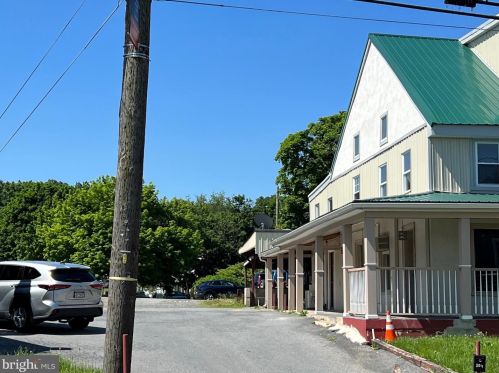 504 Main St, Blandon PA  19510-9525 exterior