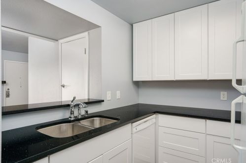 2404 Village Ct, Santa Maria CA  93455-3450 exterior