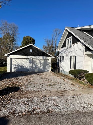 214 Cherry St, Mount Olive, OH 45106-1360