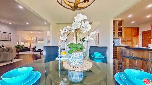 11264 Sunshine Ter, North Hollywood CA  91604-3124 exterior