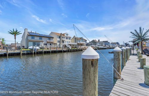 124 Monterey Dr, Bricktown, NJ 08723-7009