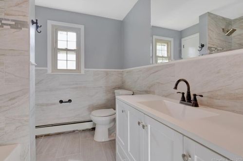 1300 Spindle Hill Rd, Waterbury CT  06716-1223 exterior