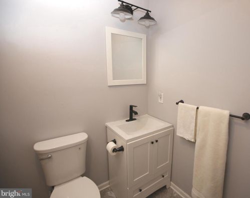 108 Violet Ln, Trenton NJ  08638-2031 exterior