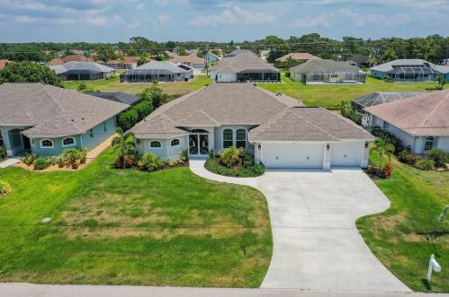 175 Fairway Rd, Placida FL  33947-2019 exterior