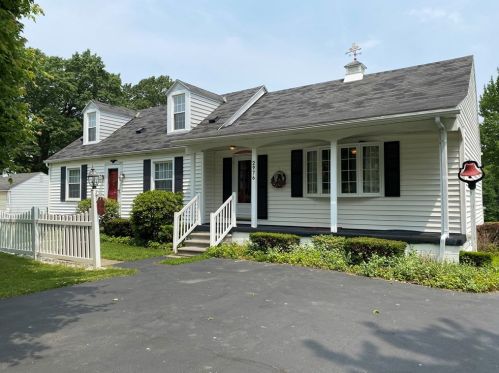 2976 Ivanhoe Rd, Hermitage, PA 16150-3912