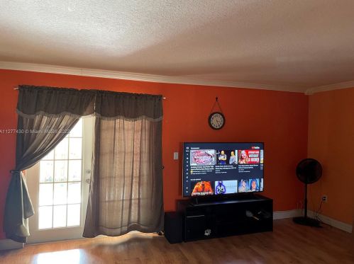 4202 10th Ln, Hialeah, FL 33013-2525