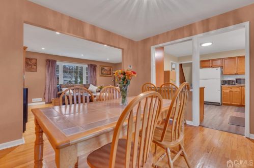 4 Plymouth Ln, East Brunswick NJ  08816-3321 exterior