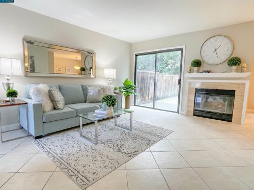 1205 Oak Hill Ct, Pinole, CA 94564-2147