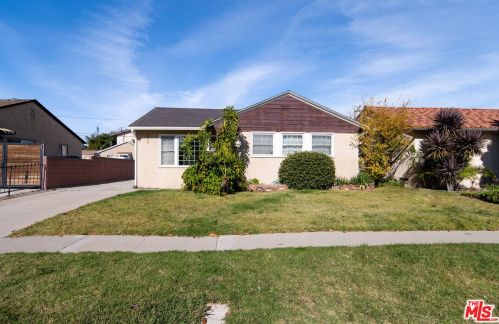 3921 148th St, Hawthorne, CA 90250-8303