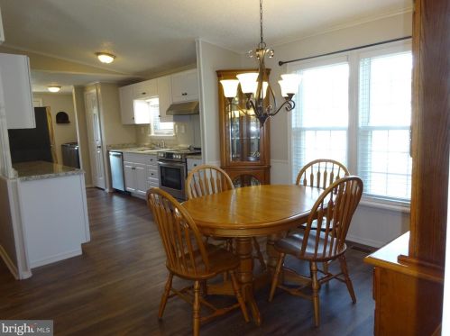 110 Deerfield Dr, Souderton PA  18964-1918 exterior