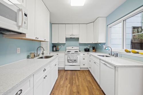 148 Downing St, Lakewood, NJ 08701-1456