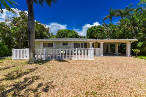 345 3rd Ct, Boca Raton, FL 33432-4031