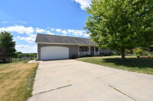 601 North St, Dodgeville, WI 53533-2208