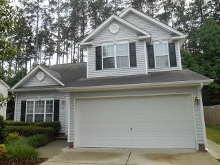 24 Hartsfield Ct, Greensboro NC  27407-6146 exterior