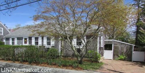 43 Liberty St, Nantucket, MA 02554-2145