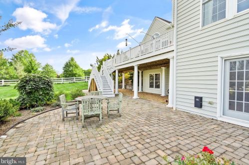 20906 Mcintosh Pl, Leesburg VA  20175-6372 exterior