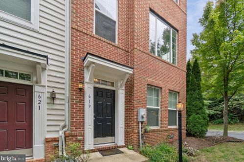 619 Ava Cir, Washington DC  20017-2306 exterior