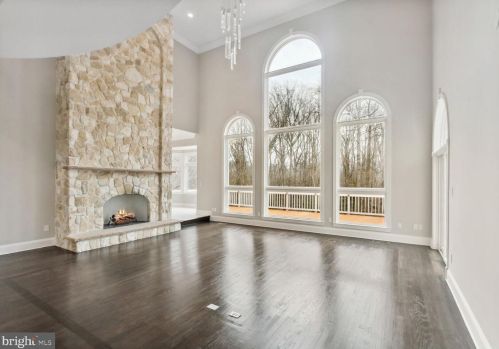 209 River Bend Rd, Great Falls VA  22066-4141 exterior