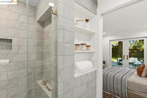 5828 Heron Dr, Oakland CA  94618-2628 exterior