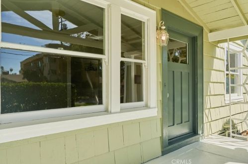 623 Chestnut St, Glendale, CA 91205-2213