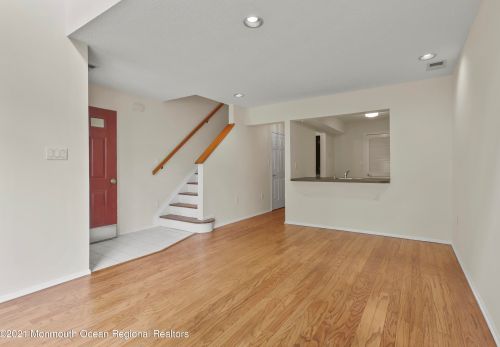 6 Richmond Ct, Tinton Falls NJ  07712-7731 exterior