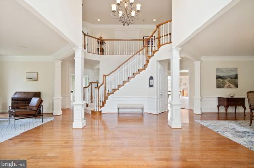 20906 Mcintosh Pl, Leesburg VA  20175-6372 exterior