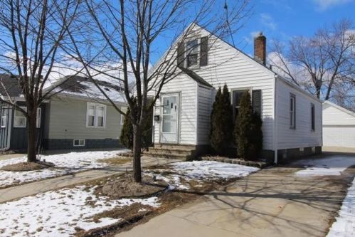 7204 41st Ave, Kenosha, WI 53142-1924