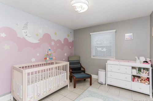 54 Woodbridge Rd, Glastonbury CT  06033-2925 exterior