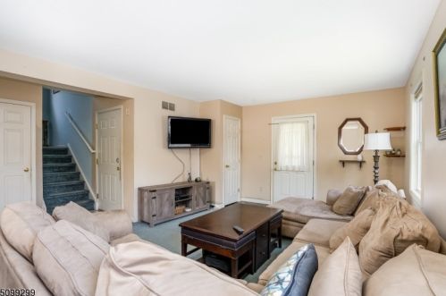 91 Belvidere Ave, Oxford, NJ 07863-3157