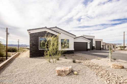 2424 Widgeon Dr, Lake Havasu City, AZ 86403-5058