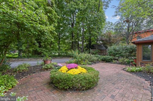 207 Thomas Ave, Riverton NJ 08077-1039 exterior