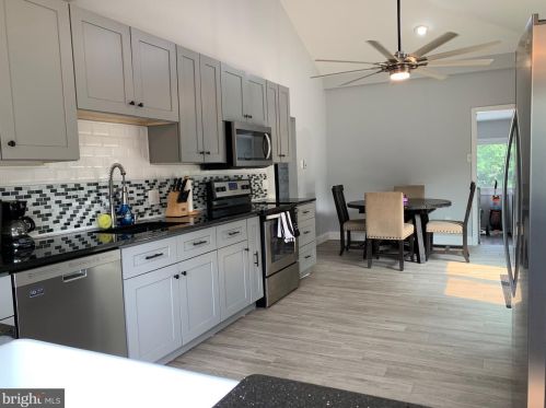 221 Monroeville Rd, Swedesboro NJ  08085-3450 exterior