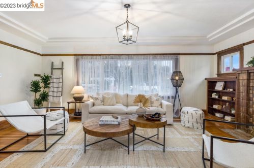 5117 Fairfax Ave, Oakland CA  94601-5410 exterior