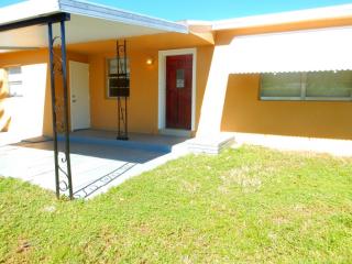 2645 Fletcher Ct, Hollywood, FL 33020-5754