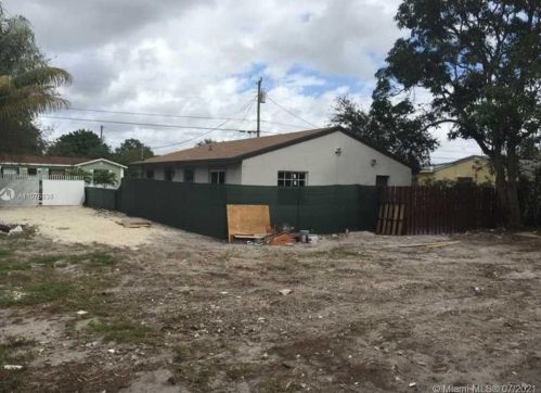 2448 102nd St, Miami, FL 33147-1745