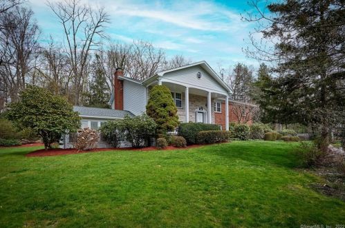 163 Barncroft Rd, Stamford CT 06902-1253 exterior