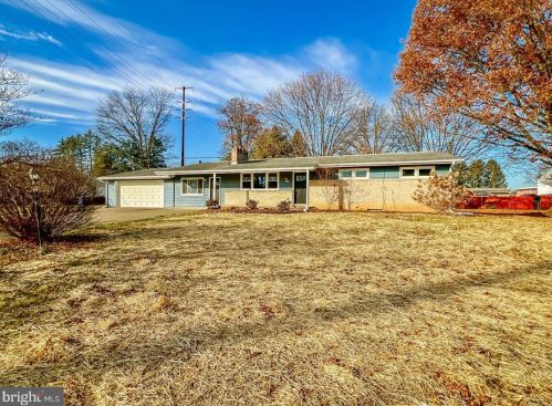 816 Keller St, Navy Sup Dpt, PA 17055-4028